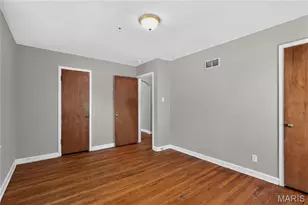 1205 Duenke Dr, Bellefontaine Neighbors, MO 63137 - Photo 10