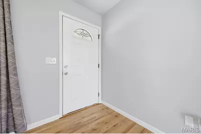 12057 Renaissance Drive, Maryland Heights, MO 63043 - Photo 8