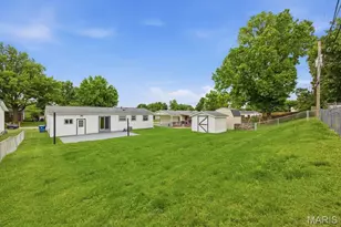 12057 Renaissance Dr, Maryland Heights, MO 63043 - Photo 34