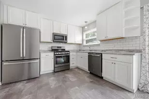 12057 Renaissance Dr, Maryland Heights, MO 63043 - Photo 16