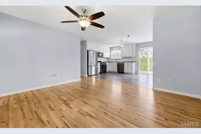 12057 Renaissance Drive, Maryland Heights, MO 63043 - Photo 12