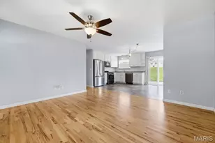 12057 Renaissance Dr, Maryland Heights, MO 63043 - Photo 12