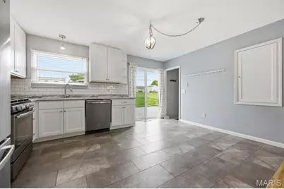12057 Renaissance Drive, Maryland Heights, MO 63043 - Photo 14