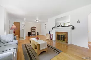 38 Pinewood Dr, Saint Louis, MO 63123 - Photo 6