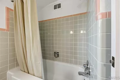 38 Pinewood Drive, Saint Louis, MO 63123 - Photo 14