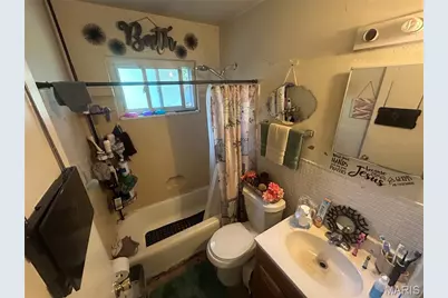 9822 Treadway Lane, Saint Louis, MO 63134 - Photo 10