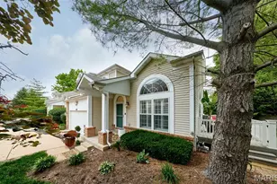 15207 Cambridge Terrace Ct, Chesterfield, MO 63017 - Photo 2