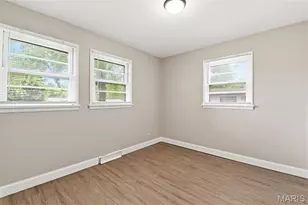 9607 Harold Dr, Saint Louis, MO 63134 - Photo 12