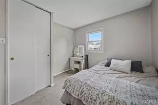 207 Hillsdale Dr, Ballwin, MO 63011 - Photo 18
