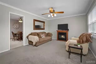 207 Hillsdale Dr, Ballwin, MO 63011 - Photo 4