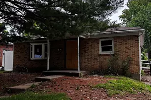 8409 Braddock Dr, University City, MO 63132 - Photo 1