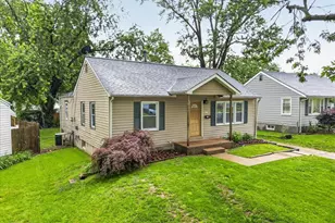 9816 Meadowview Dr, Saint Louis, MO 63114 - Photo 2