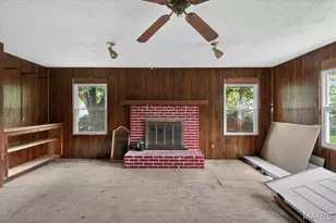9816 Meadowview Dr, Saint Louis, MO 63114 - Photo 6