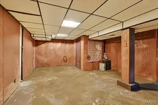 9816 Meadowview Dr, Saint Louis, MO 63114 - Photo 12