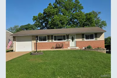 10531 Crecelius Drive, Saint Louis, MO 63123 - Photo 1
