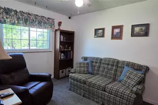 10531 Crecelius Dr, Saint Louis, MO 63123 - Photo 10