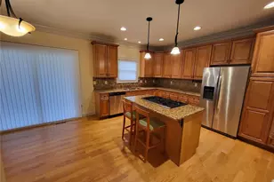 1 Crabapple Ct, Olivette, MO 63132 - Photo 8