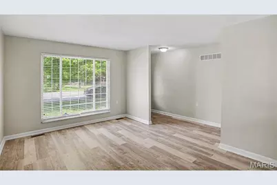 2737 Essex Street, Saint Charles, MO 63301 - Photo 2