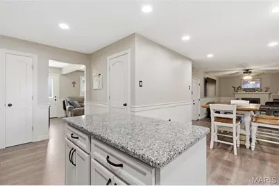 921 Picardy Lane, Saint Charles, MO 63301 - Photo 8