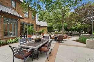 10700 Starhill Dr, Saint Louis, MO 63128 - Photo 10