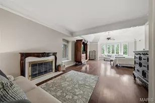 10700 Starhill Dr, Saint Louis, MO 63128 - Photo 20