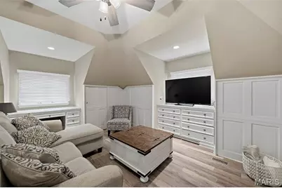 10700 Starhill Drive, Saint Louis, MO 63128 - Photo 56