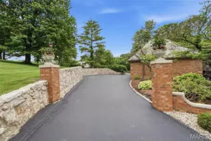 10700 Starhill Dr, Saint Louis, MO 63128 - Photo 62