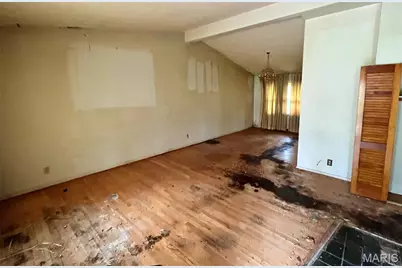 7707 Springdale Drive, Normandy, MO 63121 - Photo 6