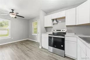 1001 Pine St, Saint Charles, MO 63301 - Photo 10