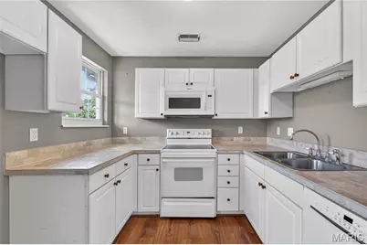 16560 Victoria Crossing Drive #J, Grover, MO 63040 - Photo 6