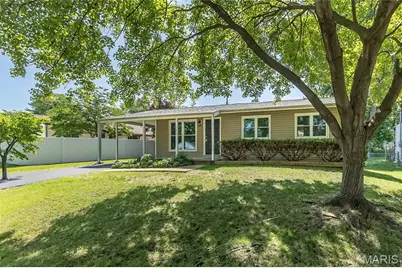 11848 Foxwood Drive, Maryland Heights, MO 63043 - Photo 2