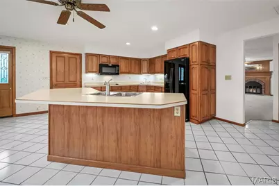 11700 Bayfield Lane, Saint Louis, MO 63128 - Photo 8