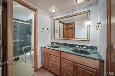 11700 Bayfield Lane, Saint Louis, MO 63128 - Photo 22