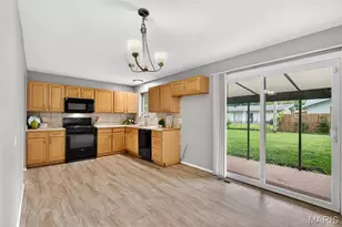 1276 Springhurst Dr, Florissant, MO 63031 - Photo 10