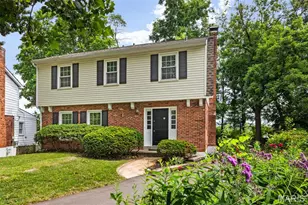 8562 Colonial Ln, Ladue, MO 63124 - Photo 4