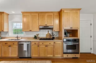 8562 Colonial Ln, Ladue, MO 63124 - Photo 20
