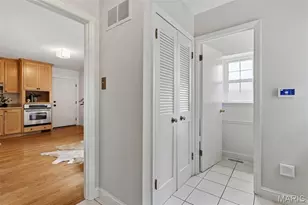 8562 Colonial Ln, Ladue, MO 63124 - Photo 28