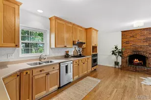8562 Colonial Ln, Ladue, MO 63124 - Photo 18