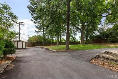 8562 Colonial Lane, Ladue, MO 63124 - Photo 46