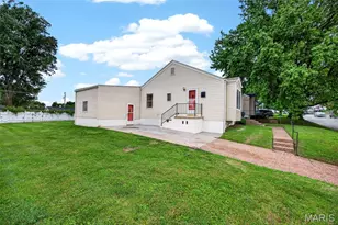 1033 Perry St, Saint Charles, MO 63301 - Photo 6