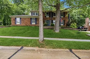 2730 Diamond Ridge Ln, Des Peres, MO 63131 - Photo 4