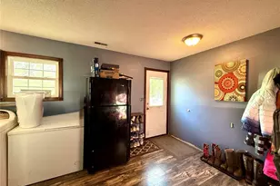 402 W Main St, Shelbyville, MO 63469 - Photo 24