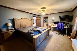 402 W Main St, Shelbyville, MO 63469 - Photo 20