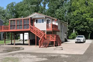 334 N River Rd, Elsberry, MO 63343 - Photo 1