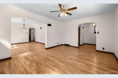 4320 Toenges Avenue, Saint Louis, MO 63116 - Photo 6