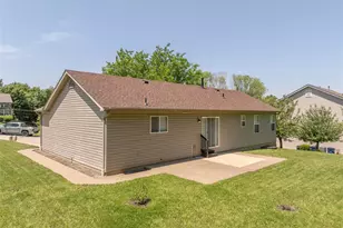 464 Fall River Ln, Saint Charles, MO 63304 - Photo 18