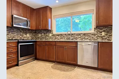 660 Hunters Ridge Drive, Ferguson, MO 63135 - Photo 6