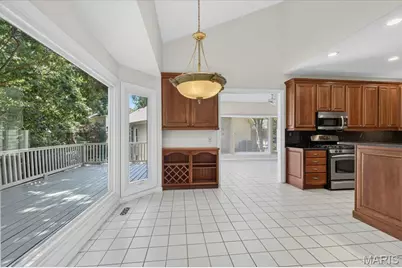 16557 Baxter Forest Ridge Drive, Chesterfield, MO 63005 - Photo 16