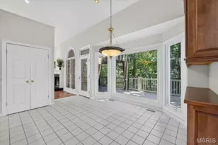 16557 Baxter Forest Ridge Dr, Chesterfield, MO 63005 - Photo 20
