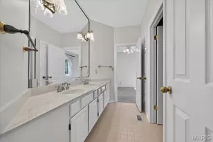 16557 Baxter Forest Ridge Dr, Chesterfield, MO 63005 - Photo 36